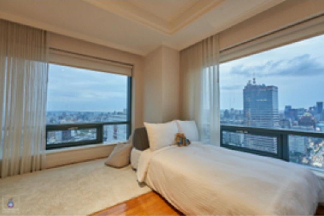 Corner Inn Taichung Exteriör bild
